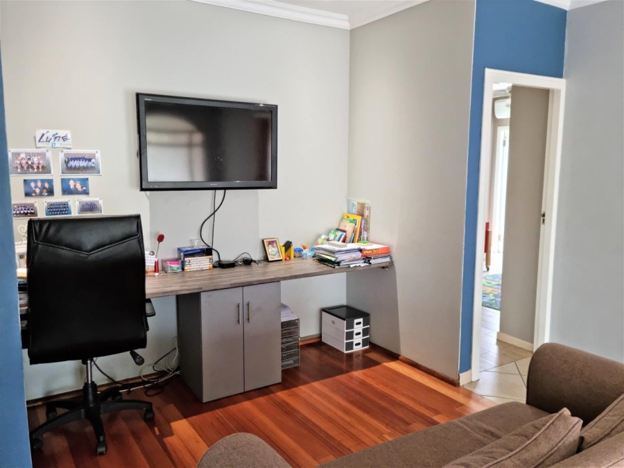 5 Bedroom Property for Sale in Melodie North West